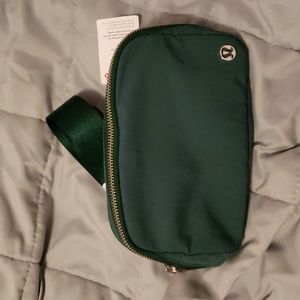 Lululemon (og) everywhere belt bag